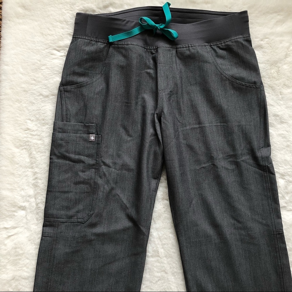 FIGS NWT KADE Grey Cargo Scrub Pants Nurse Doctor Scrubs Work Hospital - Picture 4 of 13